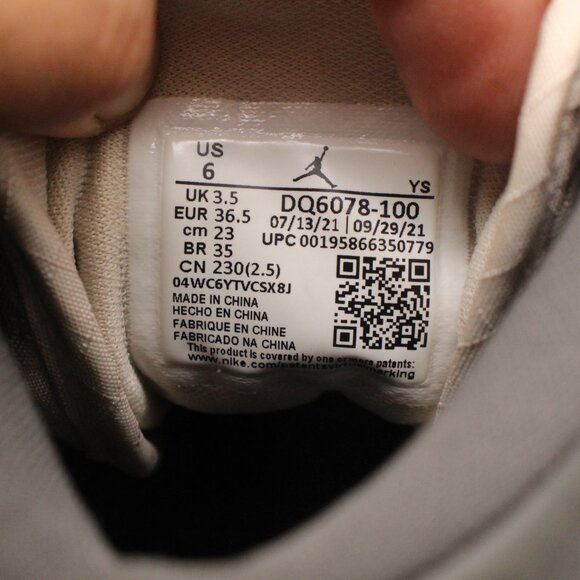 Nike Air Jordan 1 Mid SE Newsprint Women's Size 6 Athletic sneaker DQ6078-100 - Picture 3 of 10